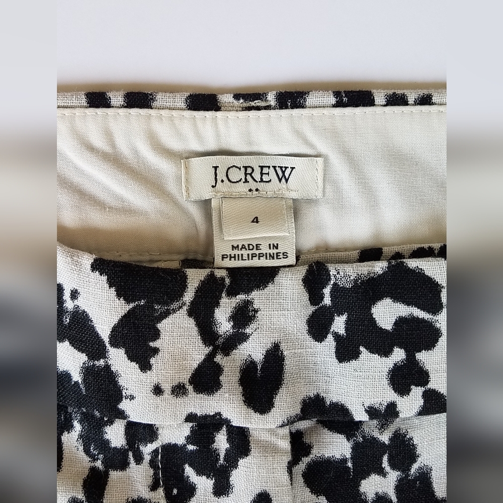 J.Crew Factory 3.5" Linen Blend Scalloped Hem Short - Picture 2 of 9